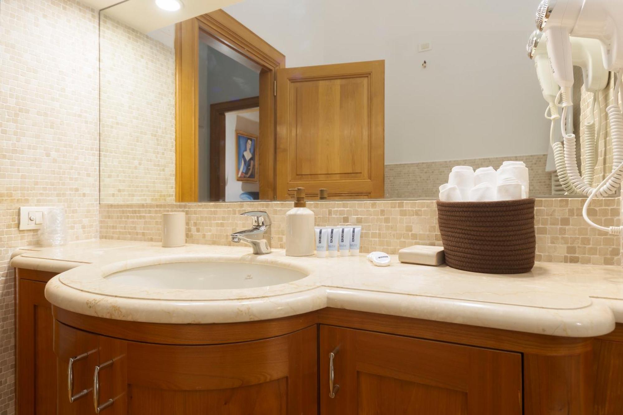 Pantheon Suites In Рим Екстериор снимка